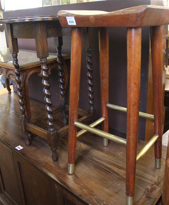 Oval oak occasional table & mahogany stool(-)